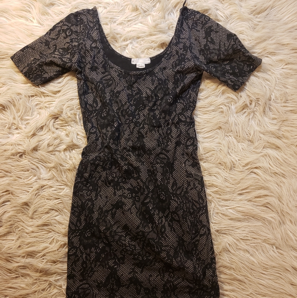 Floral patterned Black mini